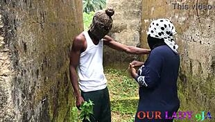 Local Boy Pussyfucks Slay Queen In Nigerian Bush