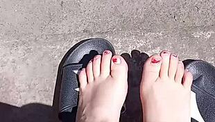 feet in the sun before pedicure