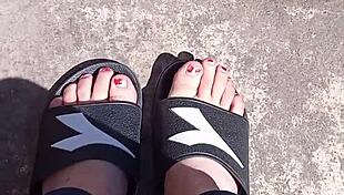 feet in the sun before pedicure
