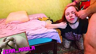 Oh mon dieu, j'écarte les jambes pour mon beau-fils, je le suce en voiture, et je prends son sperme à l'intérieur !