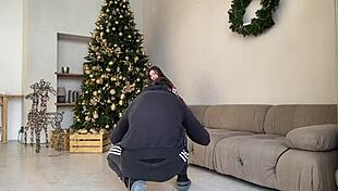 Photographer Fucks Young Model!