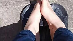 feet in the sun before pedicure