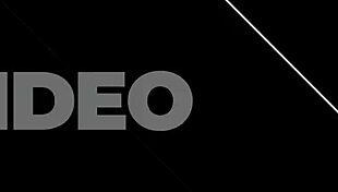 Доведеният ми брат ме шпионираше докато се къпя и остави задника ми пълен със сперма след като ближе пича