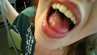 Dawnskye1962 enthüllt super sexy orgasmisches Spiel mit perfektem haarigen Körper