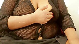 Indian Aunty Flashes Boobs to Curious Neighbour