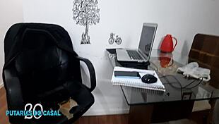 vivi guedez calls the deliverer for ration delivery full movie