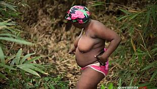 Hei, mau lihat stepmom sama stepson ngebor keras di ladang umum?