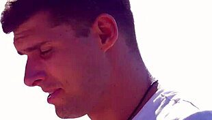 Mau nonton Ally Breelsen di adegan parodi XXX panas?