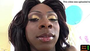 I’m obsessed with this bigass black shemale drilling deep in missionary style!