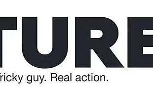 Chubby mature russian woman gets her shaved pussy filled with man's cock in sauna