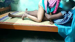 Indian Aunty Caught Fucking Young Boy in Homemade Public Dorm Clip