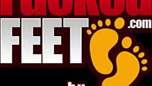 sasha foxx sucking toes and giving an amazing footjob that ends in cumshot