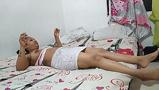 así se folla a la hermanastra cansada de clase en new york