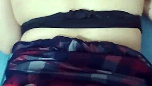 otra cogida de perrito mientras limpio, mi jefe me manosea y me la mete toda en la boca 😈