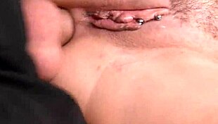 巨乳妻ジャスミン・ジェイがハードなアナル3Pで寝取られる！信じられない！