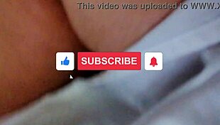 Estudiante colombiana recibe sexo duro con pasi�n. Le beso el culo mientras la petite gime de placer.