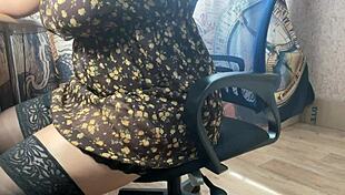 Depraved stepsister begs me to watch her rub herself.