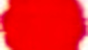 אישה בשלה נכנעת לדחפים ומתחברת עם גבר