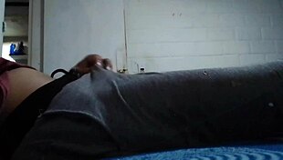 Jhozue gets a small handjob in Guadalajara?