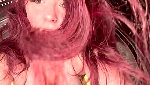 I fuck my big booty milf stepmom stuck in the washer