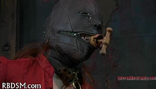 i punish the naked hottie with femdom fucking her cunt to orgasm