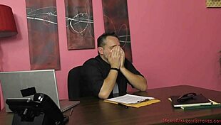 I am Courtney Taylor working my way to the top with face sitting