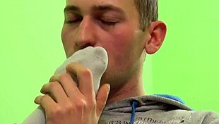 Intense Gay Twinks Sniff Feet And Suck Cocks In 69