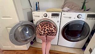 I fuck my big booty milf stepmom stuck in the washer
