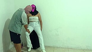 albañil cumple fantasia esposa dia brujas queria sexo mejor amigo esposo observada follan puta presencia porno real casero 😈