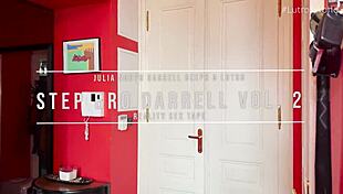 Cum slut MILF Julia North v drsnom interracial threesome 😈