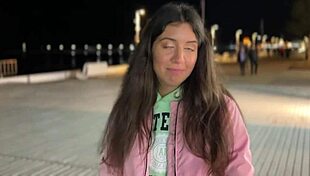 Public pickup turns daring as guy persuades girl for cash deal