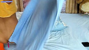 i double penetrate my pussy with huge dildo until i cum on webcam