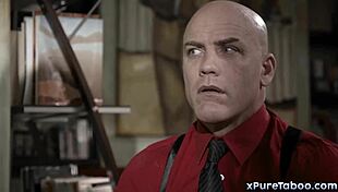 Директор Bridgette B, учитель Derrick Pierce обучают сексу студентку Brooklyn Gray