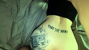 문신 고스 커플 거친 내부사정 열정 섹스 신음 😈