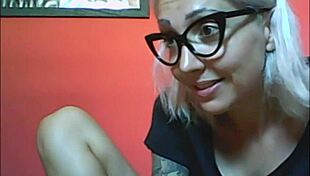 A True Penis Expert Chantal Receives Intimate Photos And Comments With Wisdom