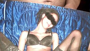 Sperma aufs ganze gesicht und die rasierte muschi gespritzt