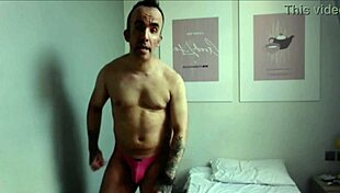 check out this horny boy's big ass solo cam?