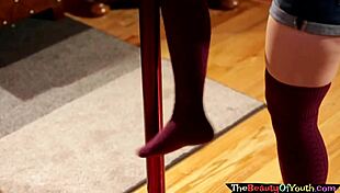 pole dancing lesbians squirting pussy juice with scissoring cunilingus fingering masturbation 😍