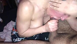 Хей, искаш ли да видиш тази блондинка милф с големи цици гълта сперма?