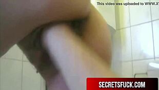 fuck this pussy is big, fingering and masturbating with intense emotions