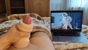 feeling the cum with my new toy