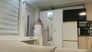 Naked Flashing My Wet Shaved Pussy to Delivery Boy