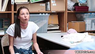 oh wow, that petite teen's pussy gets rough fucked by the mall cop