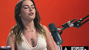 Watch how chanel camryn orgasms intensely with hitachi close up