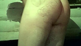 Russian gay guy fists ass with smartphone in homemade video