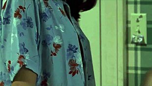 Shannon elizabeth showcases her sexy celebrity tits and american charm