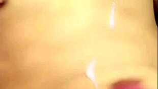 Gay Vietnamese show live on Blued