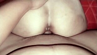 Amateur Video: Indian Wife Cheats with Office Friend in Hotel