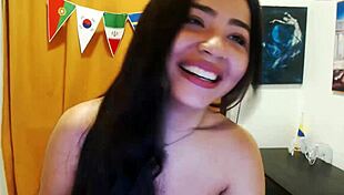Hot teen reaches orgasm on webcam