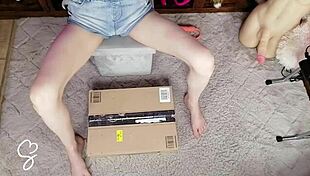 Sarah Sue Unboxes A Mysterious Box Of Toys